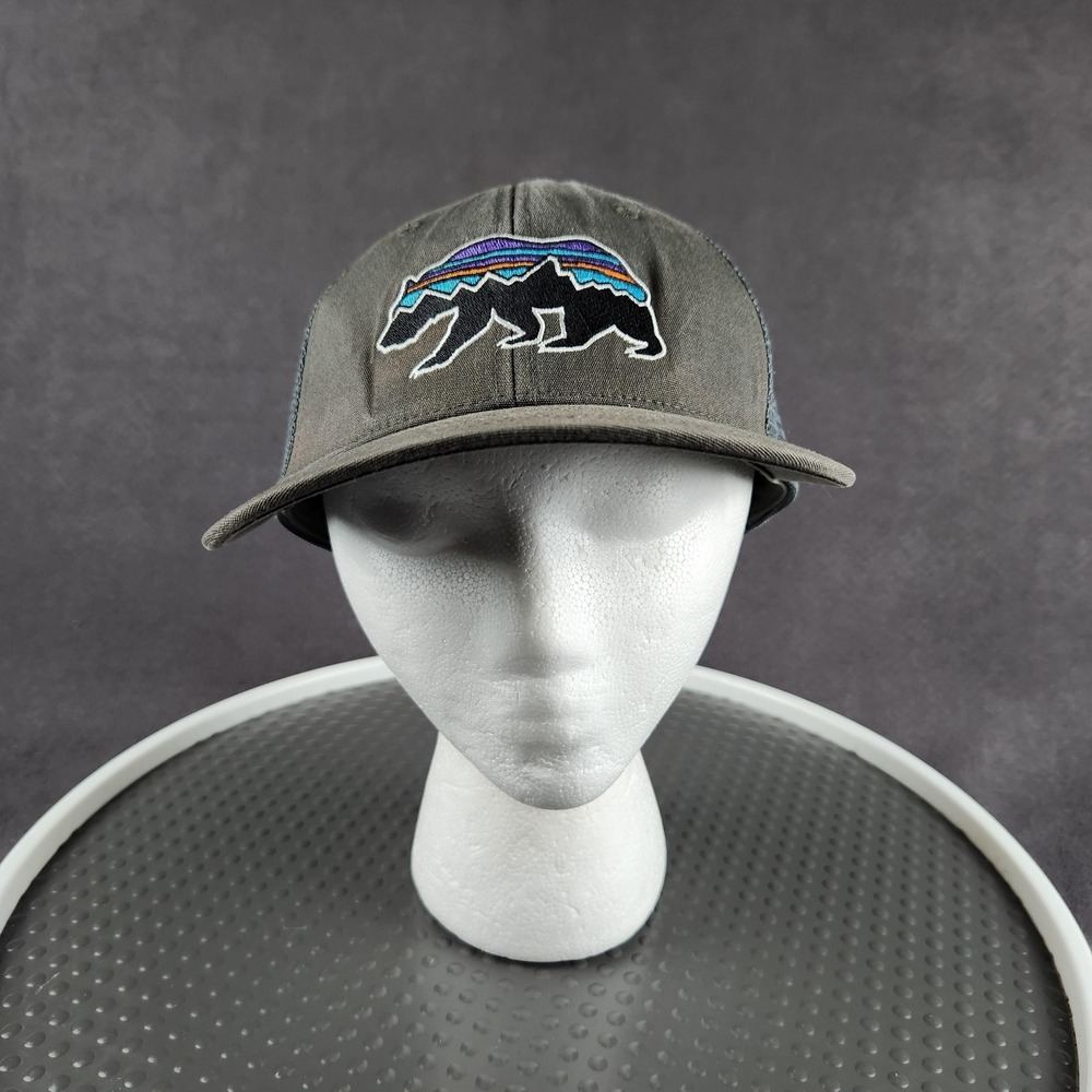 Patagonia Fitz Roy Bear Trucker Hat Cap Snap Back Gray Mesh‎ Mens One Size - Picture 2 of 11
